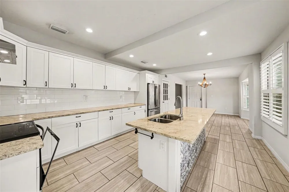 4809 HIGHLAND AVENUE Tampa, FL 33603