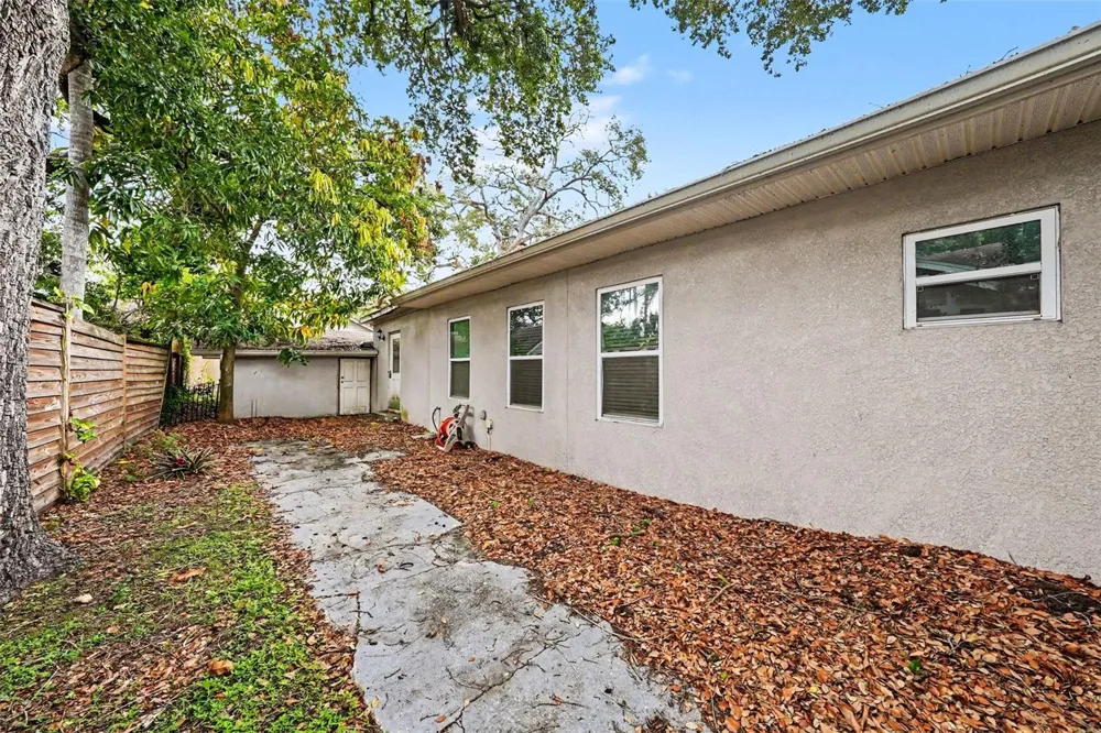 4809 HIGHLAND AVENUE Tampa, FL 33603