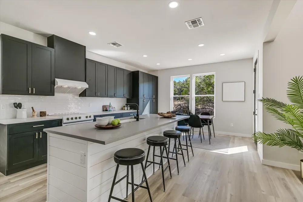 52 WAR BONNET Wimberley, TX 78676