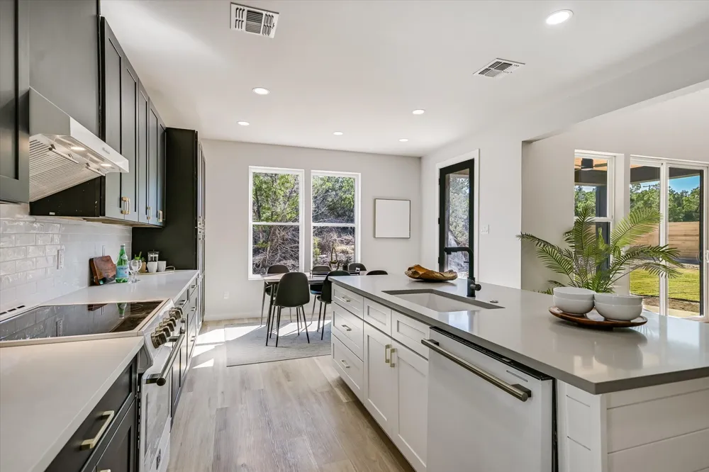 52 WAR BONNET Wimberley, TX 78676