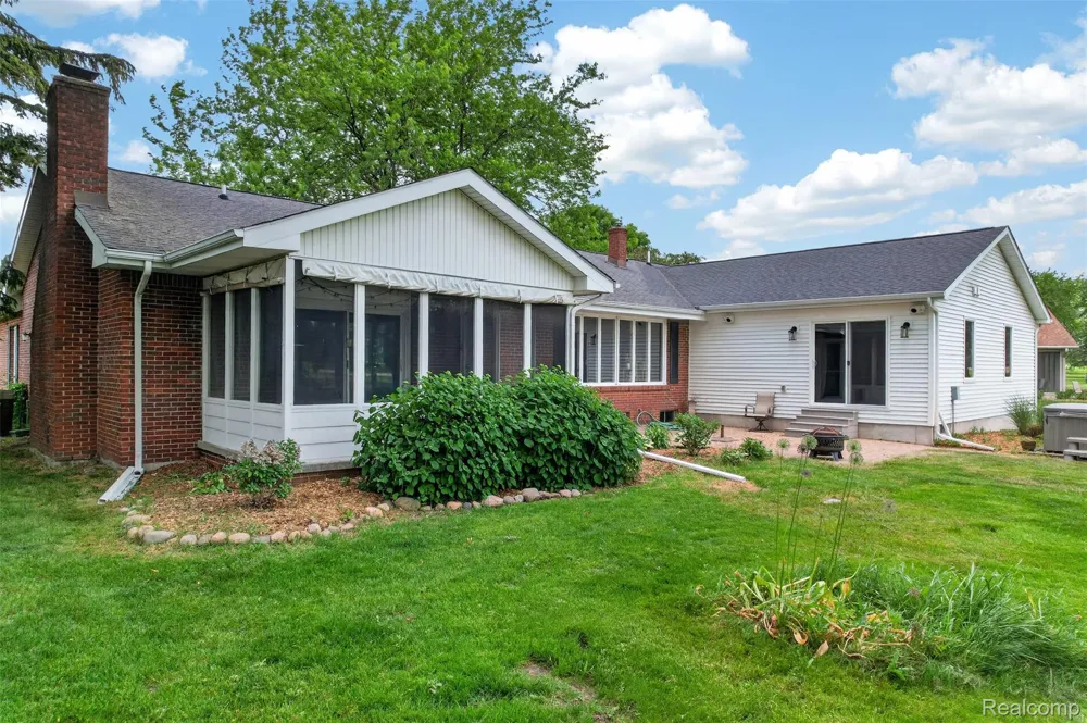 1330 Meadow Green Lane Linden City, MI 48451