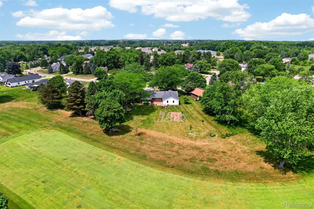 1330 Meadow Green Lane Linden City, MI 48451