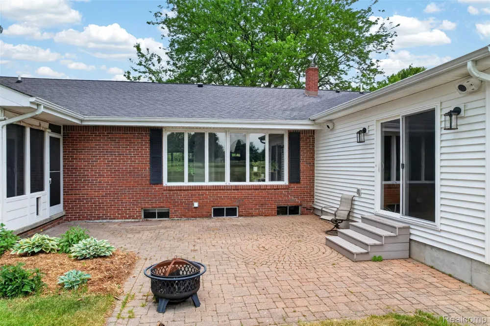 1330 Meadow Green Lane Linden City, MI 48451