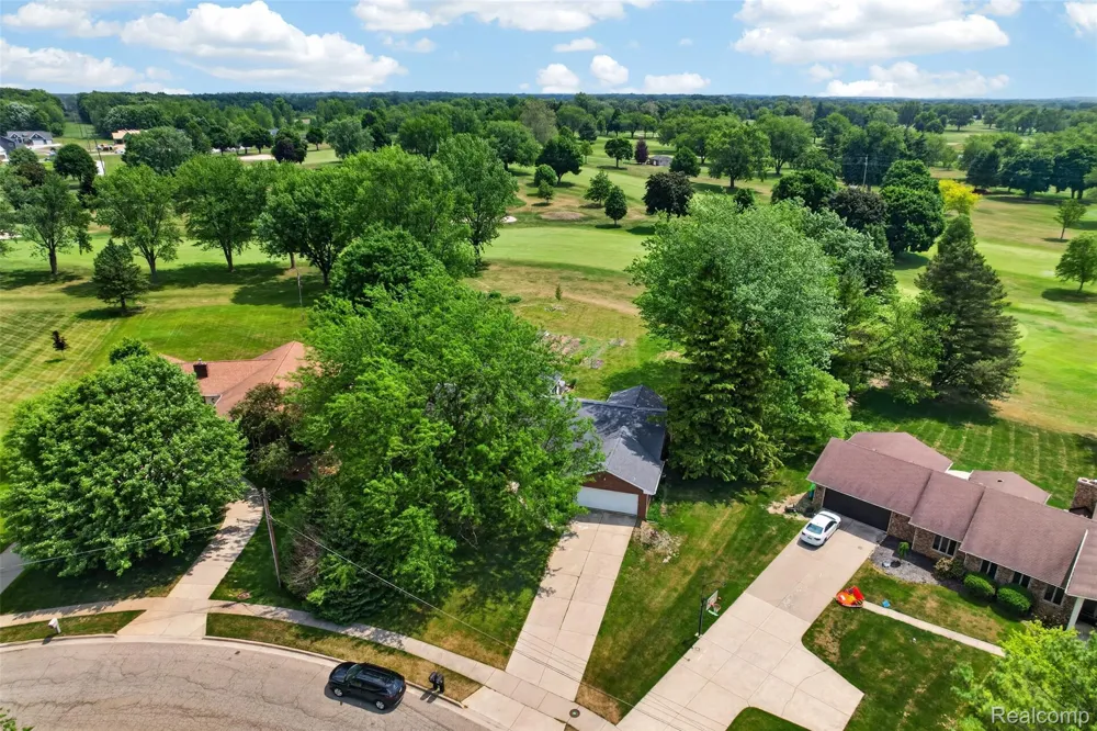 1330 Meadow Green Lane Linden City, MI 48451