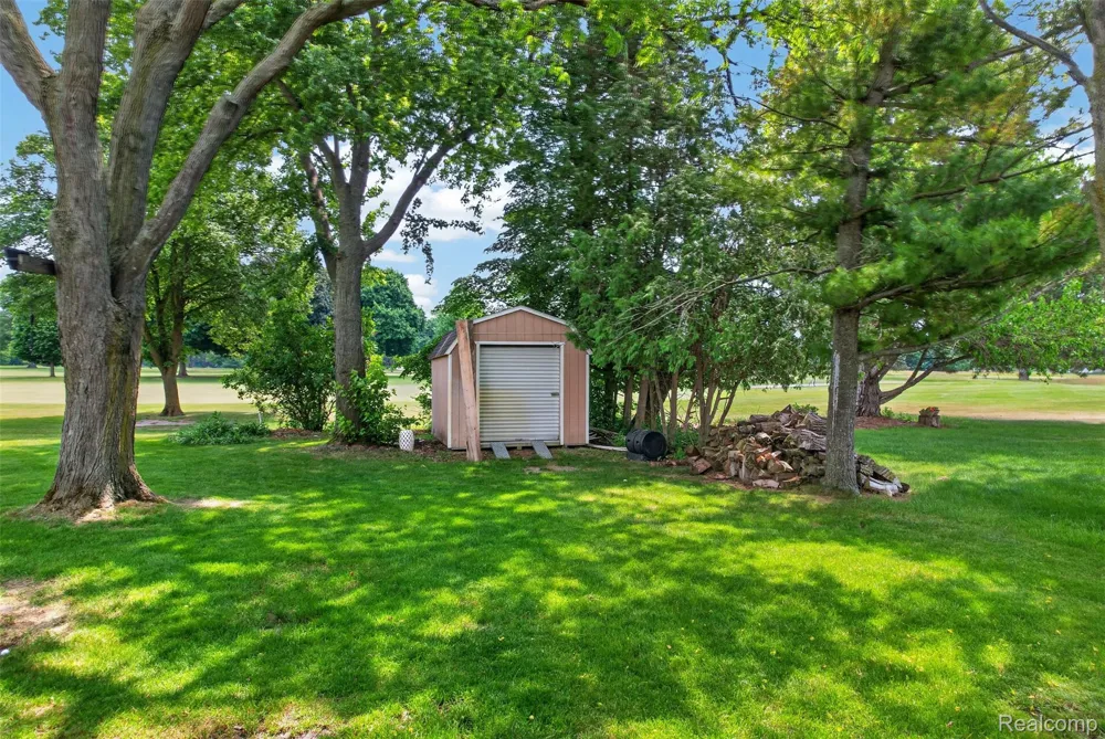 1330 Meadow Green Lane Linden City, MI 48451