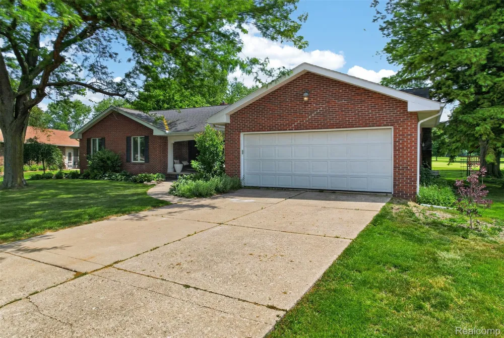 1330 Meadow Green Lane Linden City, MI 48451