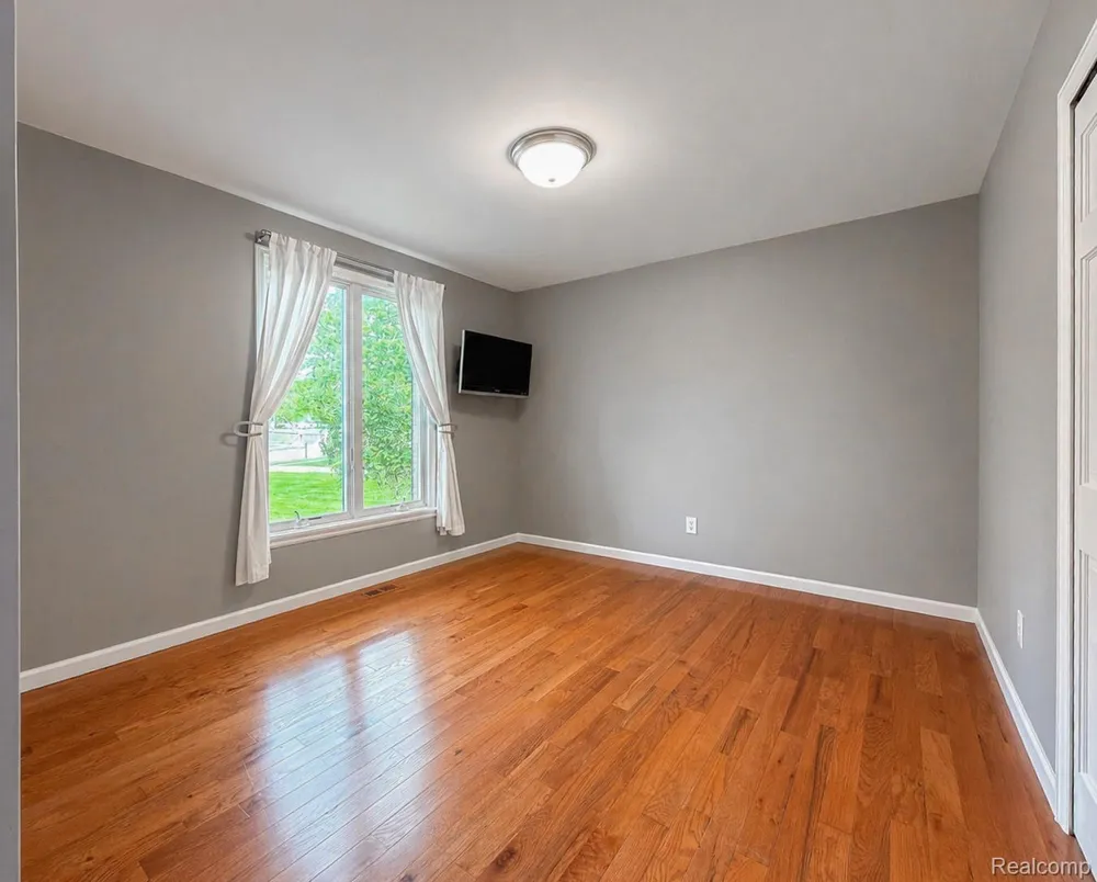 1330 Meadow Green Lane Linden City, MI 48451