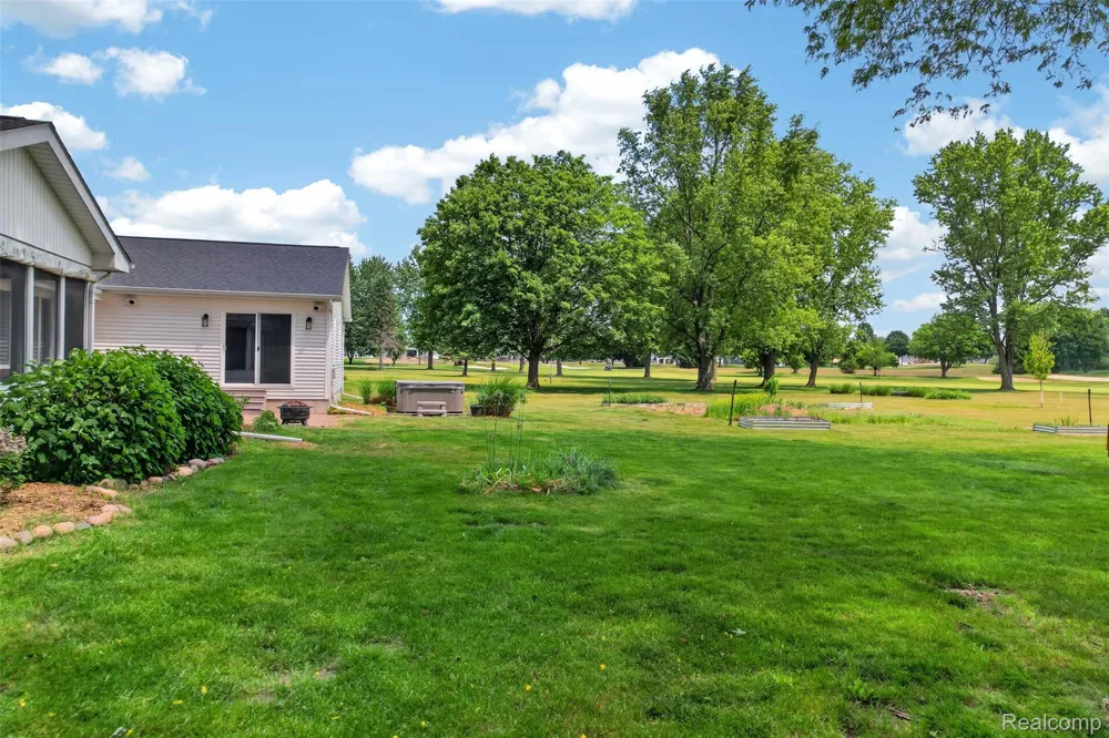 1330 Meadow Green Lane Linden City, MI 48451