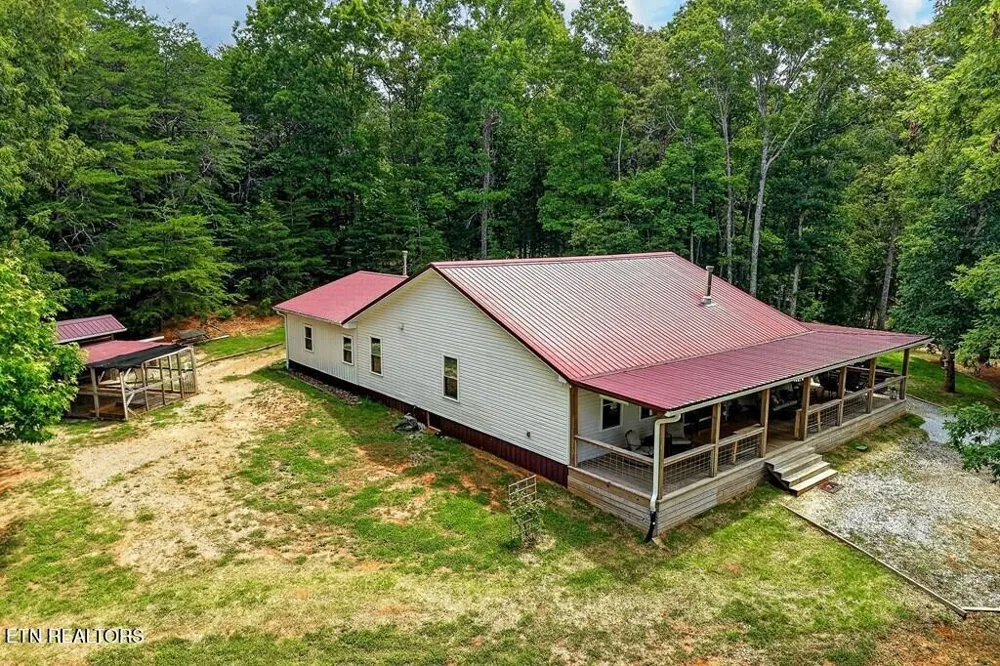 211 Arizona Lane Walling, TN 38587