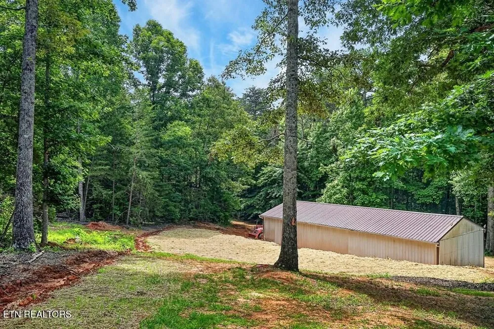 211 Arizona Lane Walling, TN 38587