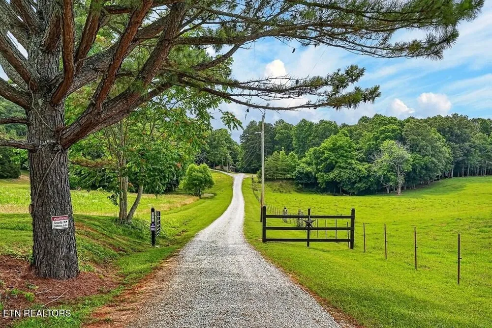 211 Arizona Lane Walling, TN 38587