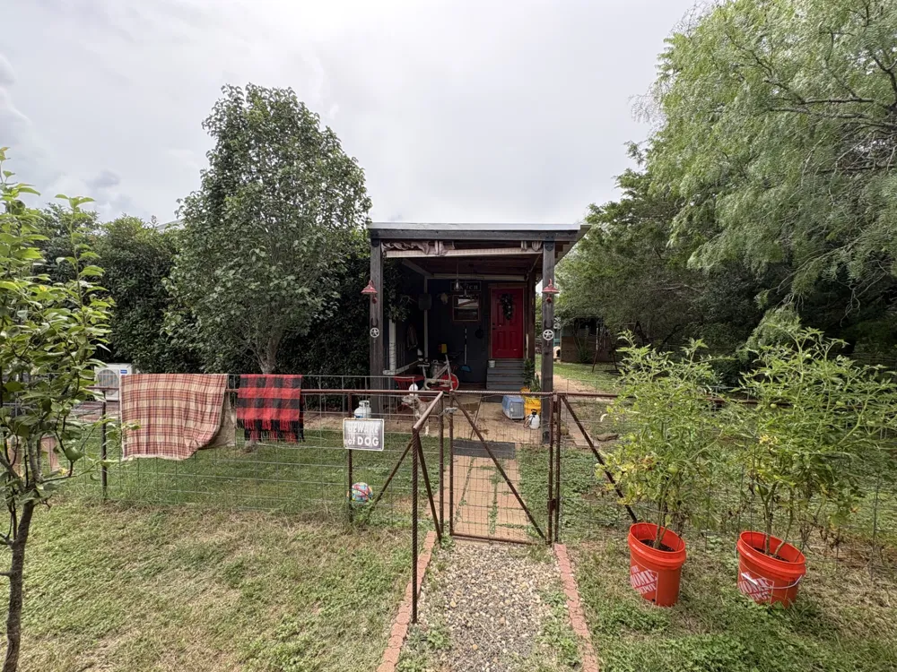 2990 S 304 Highway Rosanky, TX 78953