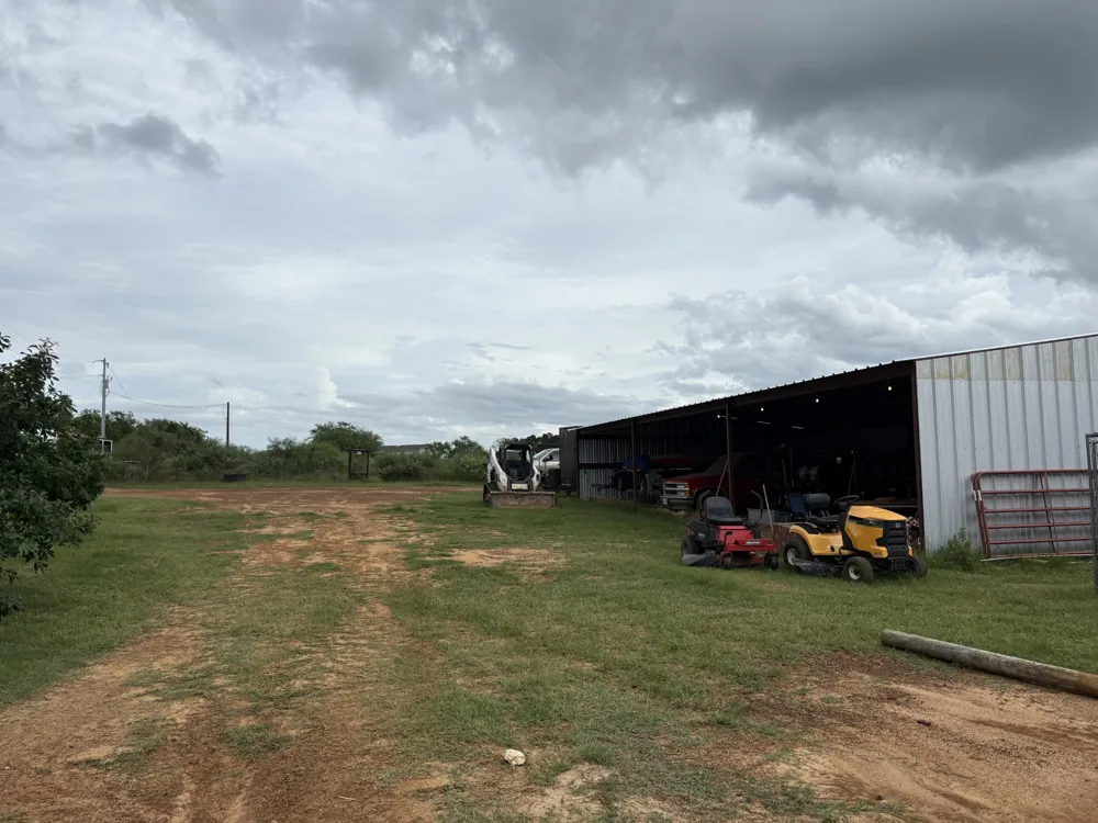 2990 S 304 Highway Rosanky, TX 78953