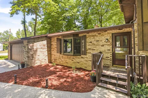 6218 Sturgeon Creek Parkway
