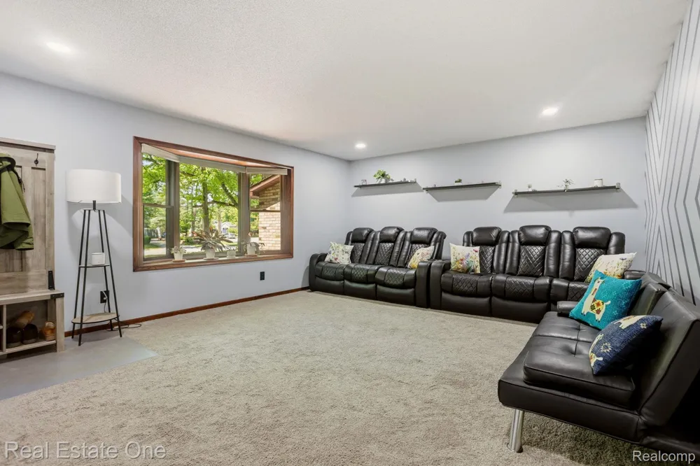 6218 Sturgeon Creek Parkway Midland City, MI 48640