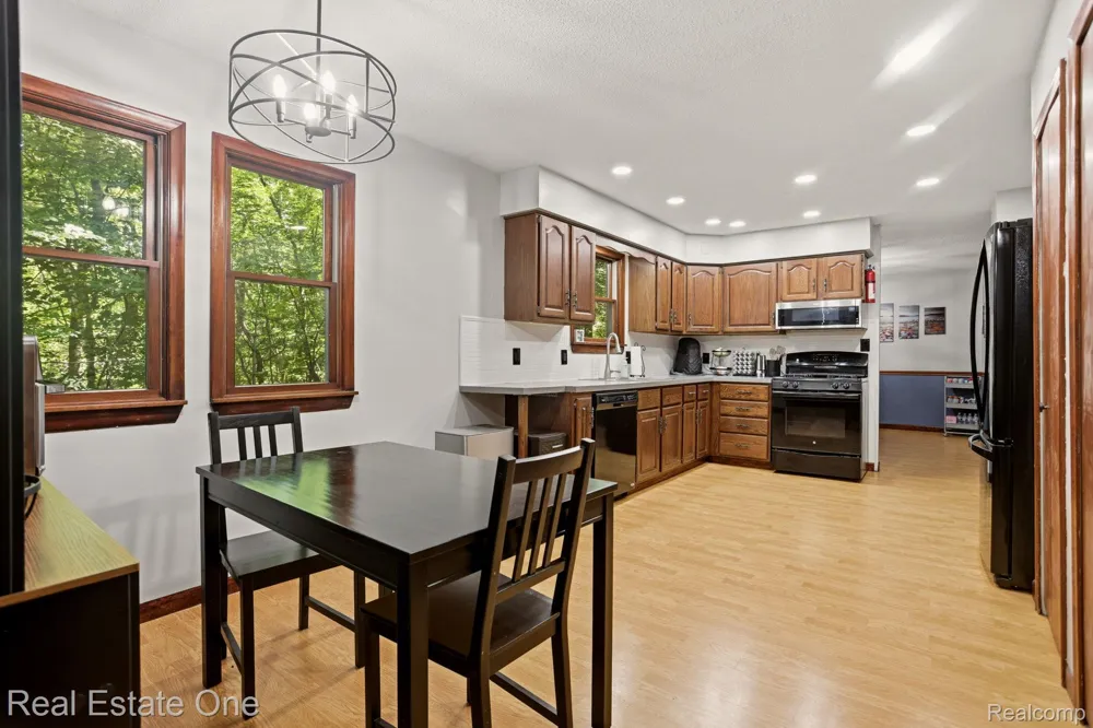 6218 Sturgeon Creek Parkway Midland City, MI 48640