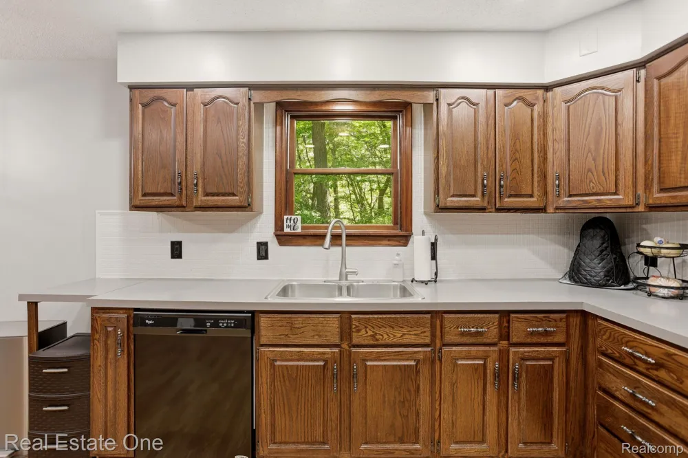 6218 Sturgeon Creek Parkway Midland City, MI 48640