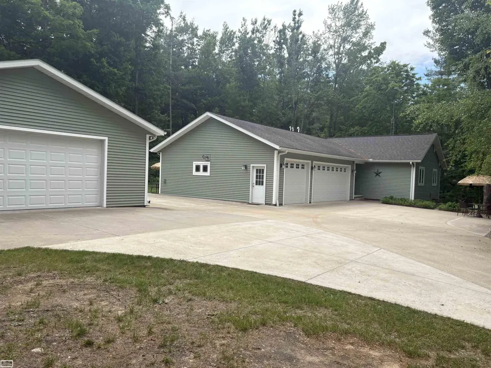 7903 Macatawa Trail Gaylord City, MI 49735