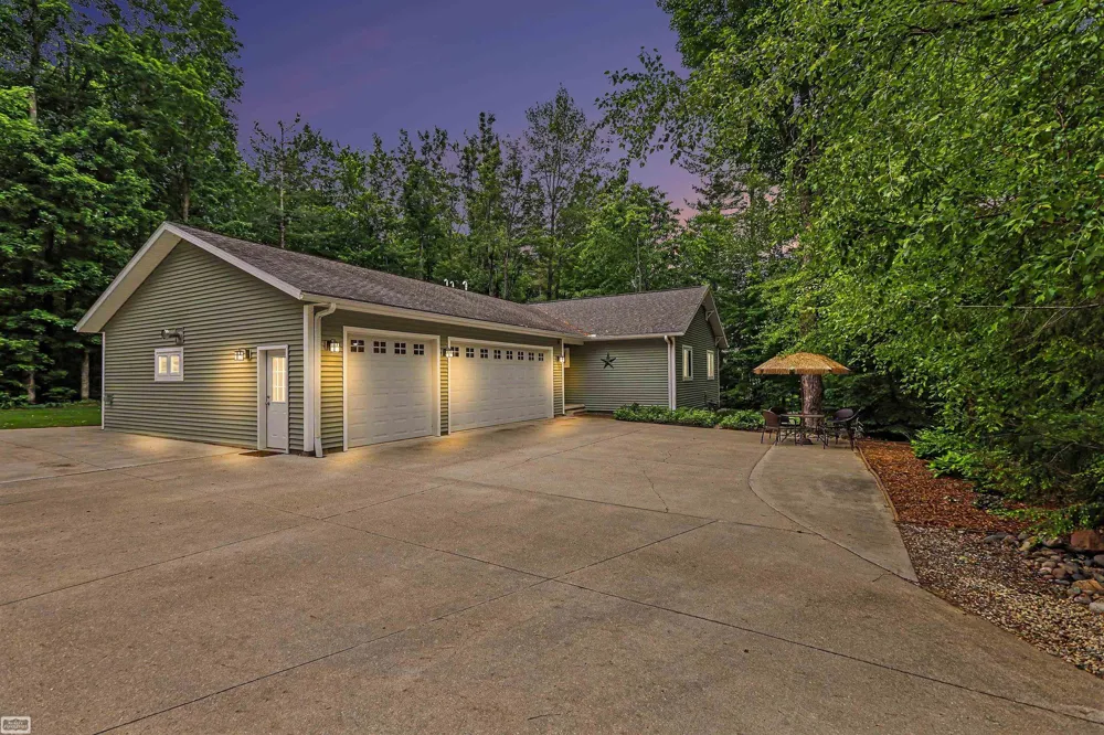 7903 Macatawa Trail Gaylord City, MI 49735