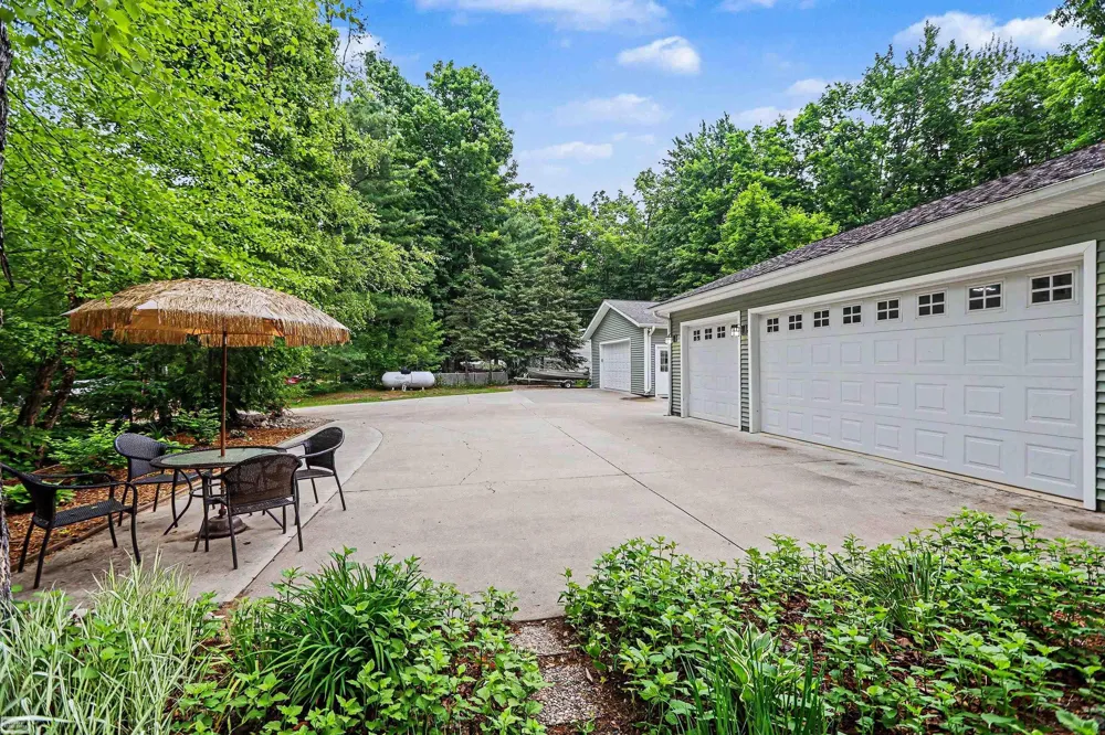7903 Macatawa Trail Gaylord City, MI 49735