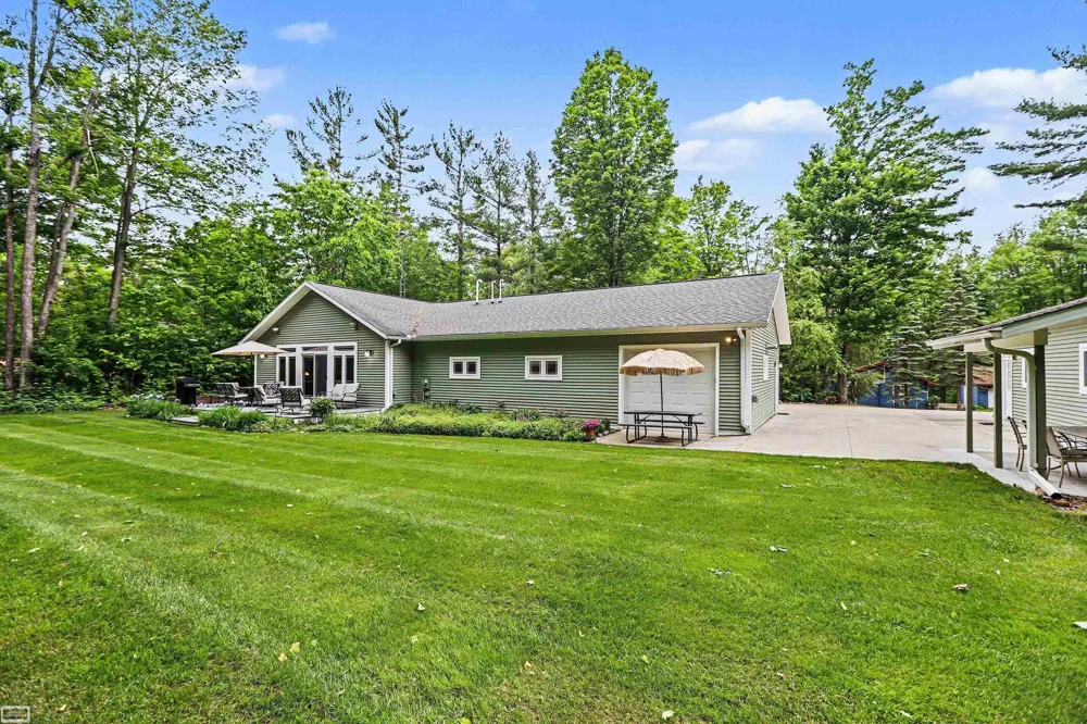 7903 Macatawa Trail Gaylord City, MI 49735