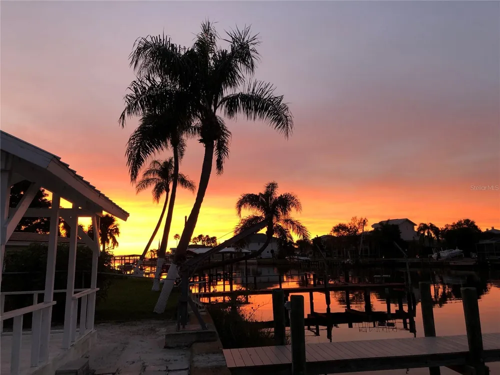 2395 HANOVER DR Dunedin, FL 34698