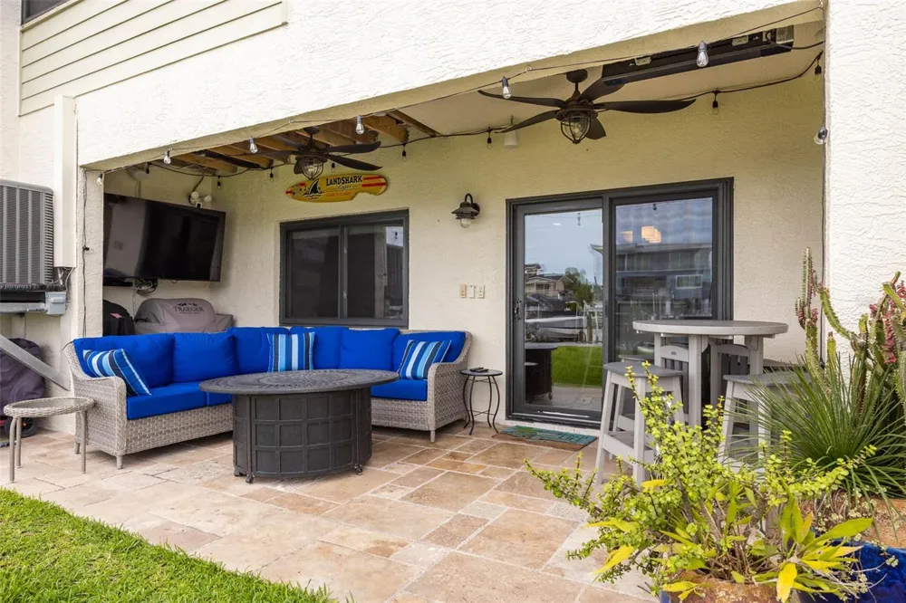 2395 HANOVER DR Dunedin, FL 34698