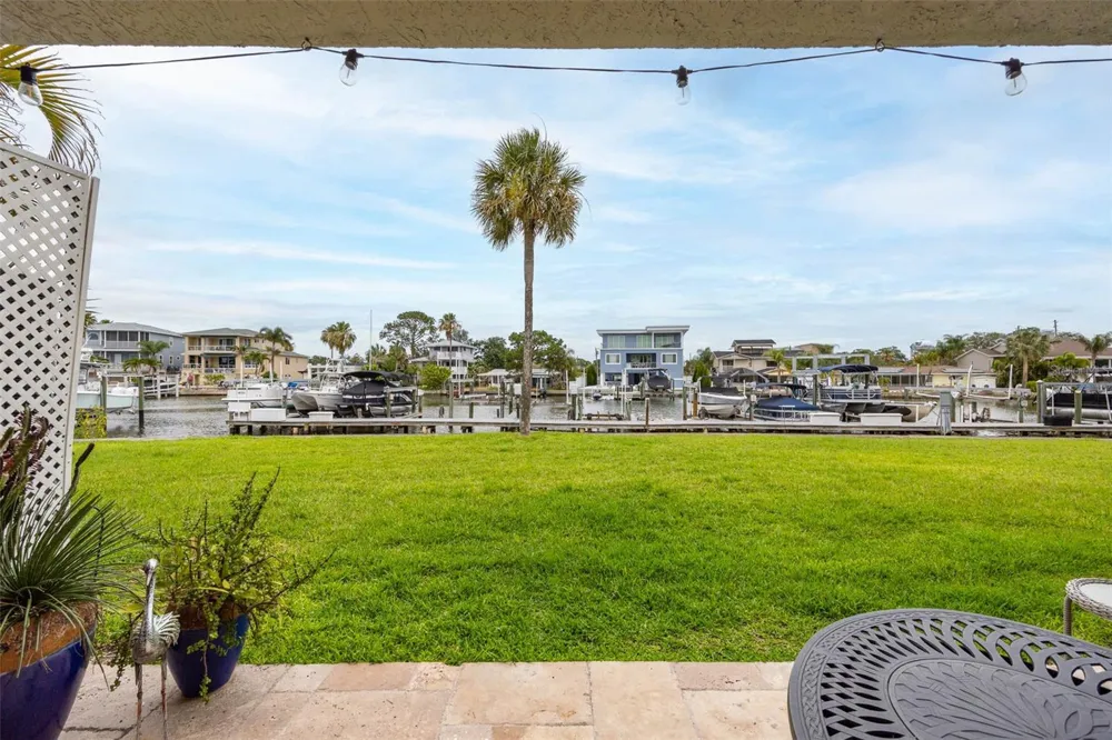 2395 HANOVER DR Dunedin, FL 34698