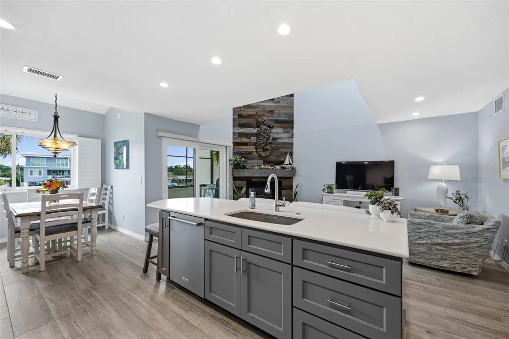 2395 HANOVER DR Dunedin, FL 34698