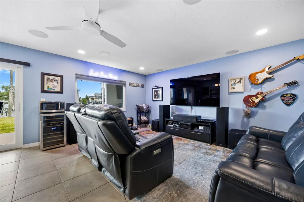 2395 HANOVER DR Dunedin, FL 34698