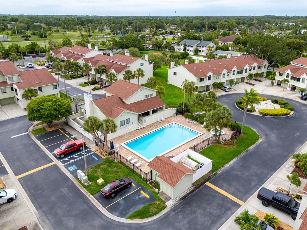 2395 HANOVER DR Dunedin, FL 34698