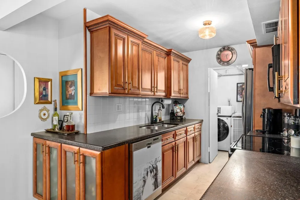10355 PARADISE BOULEVARD #512 Treasure Island, FL 33706