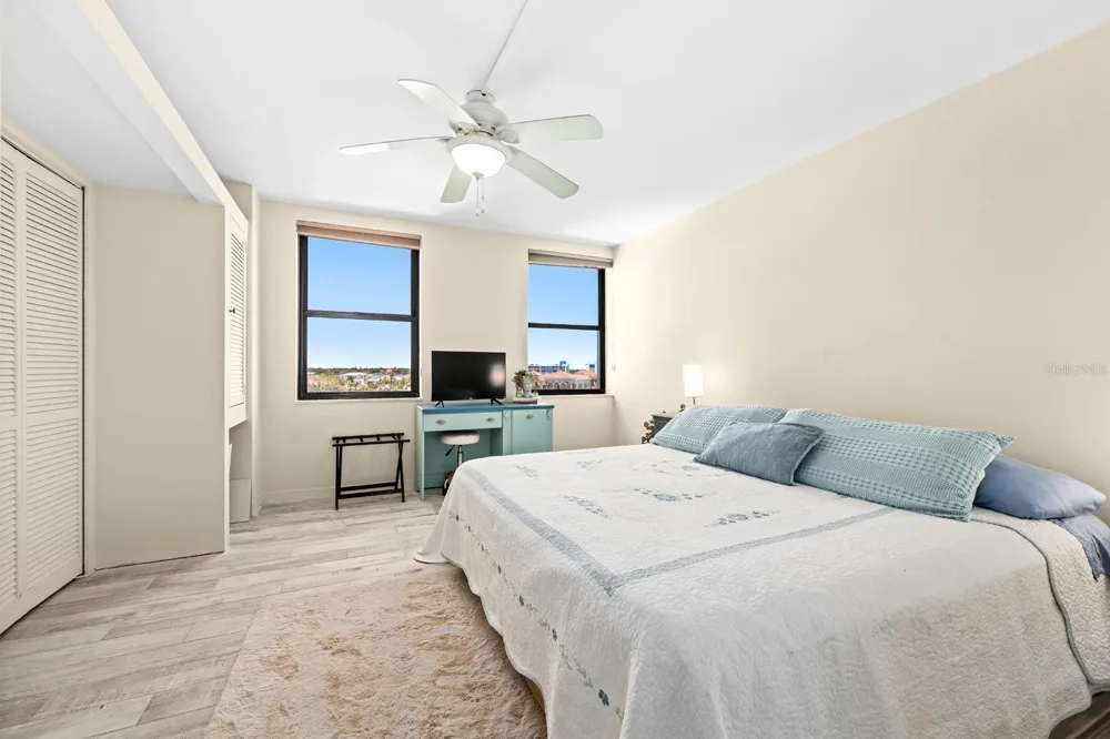 10355 PARADISE BOULEVARD #512 Treasure Island, FL 33706