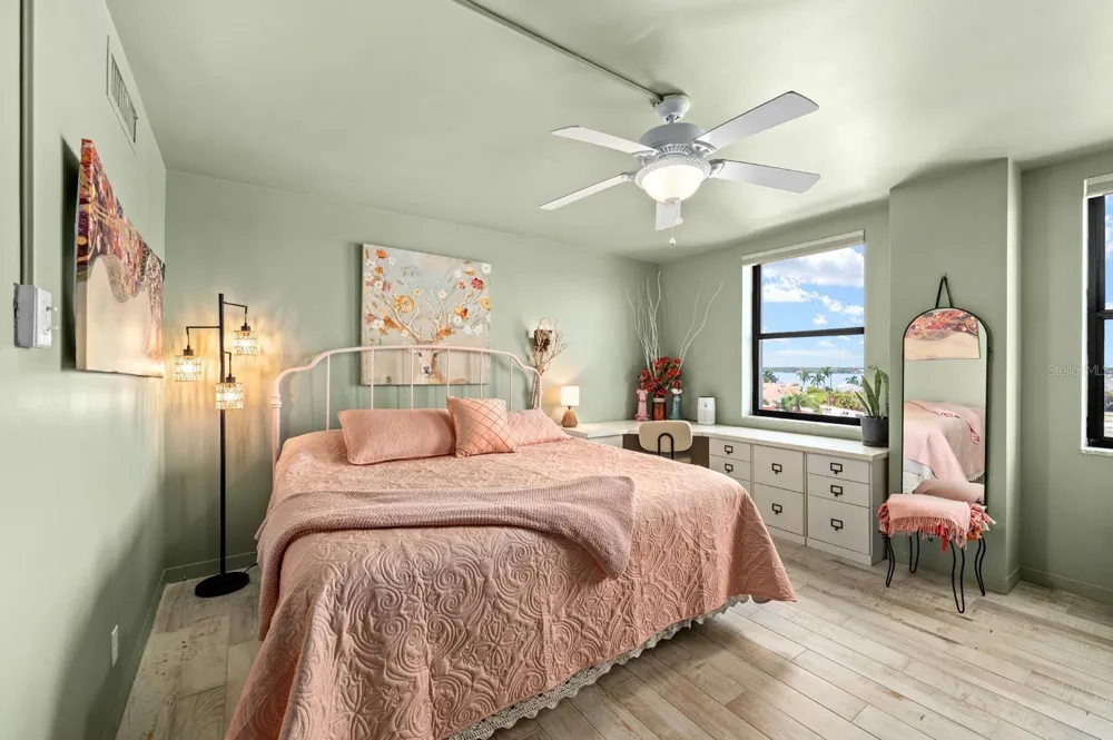 10355 PARADISE BOULEVARD #512 Treasure Island, FL 33706
