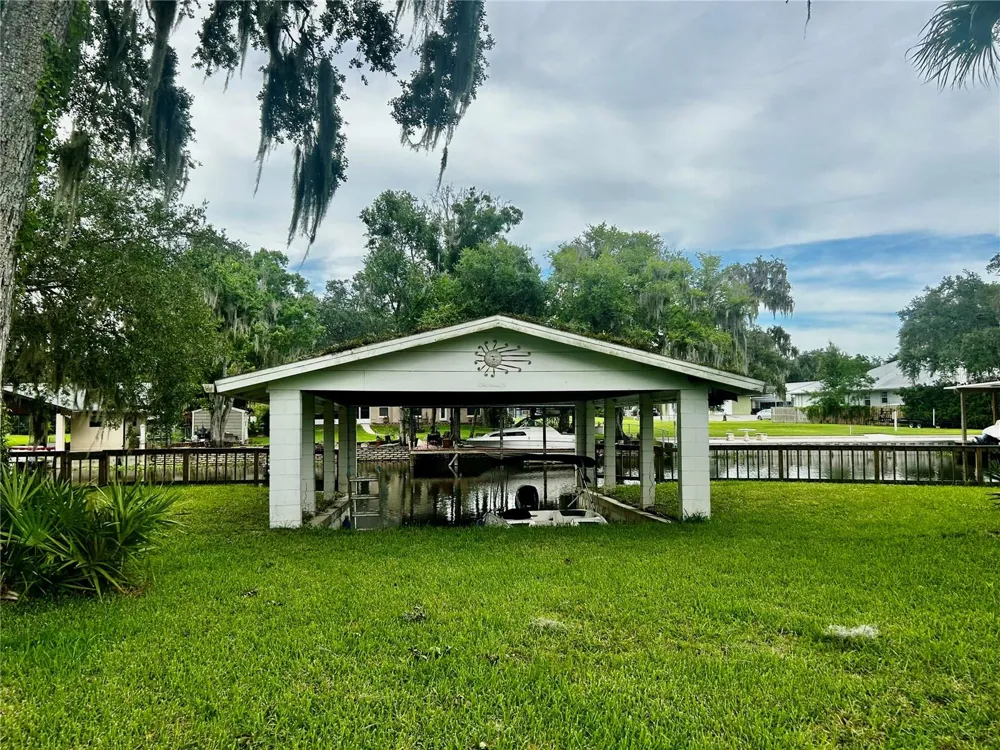 2950 SHELL ROAD Deland, FL 32720
