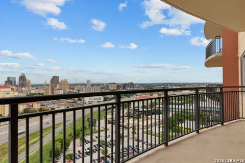 215 Center Unit UNIT 1608