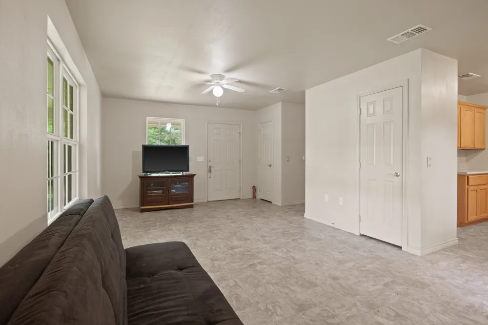 65 RHYNE Avinger, TX 75630