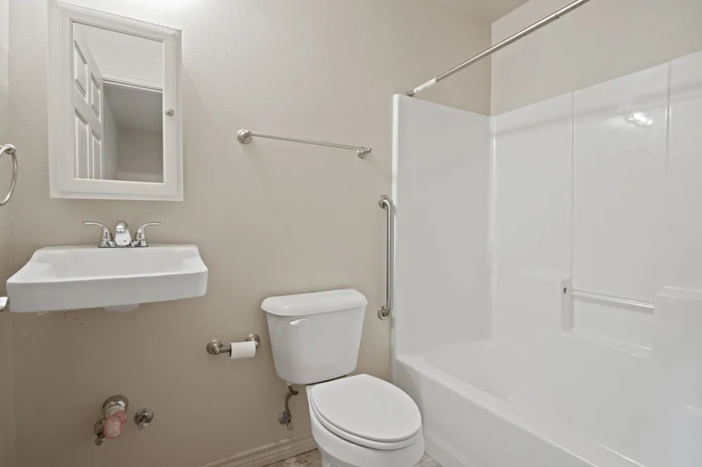 65 RHYNE Avinger, TX 75630