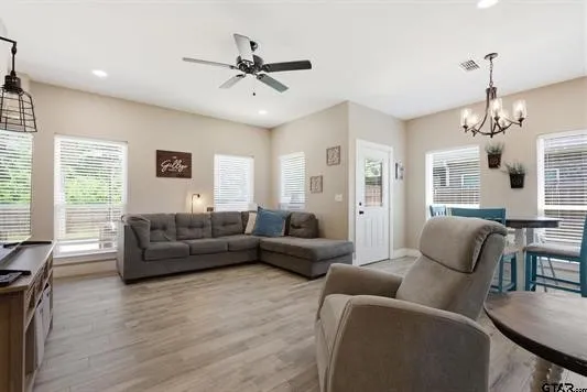 17018 Crossing Circle Lindale, TX 75771