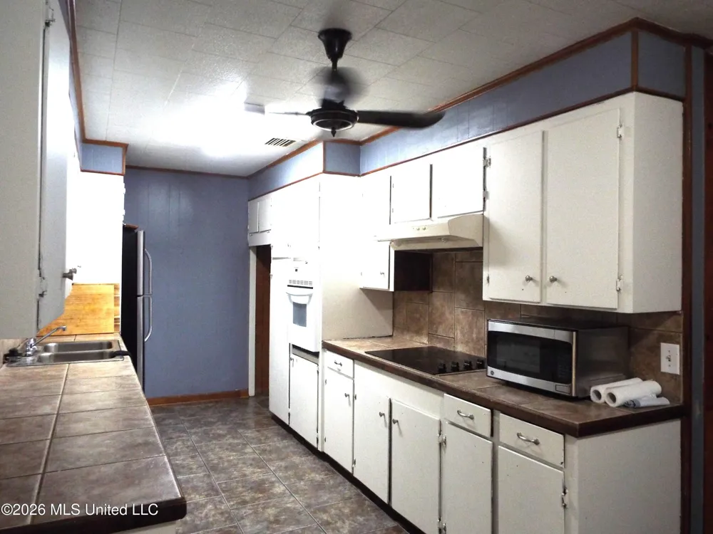 502 Lakeview Avenue Mccomb, MS 39648