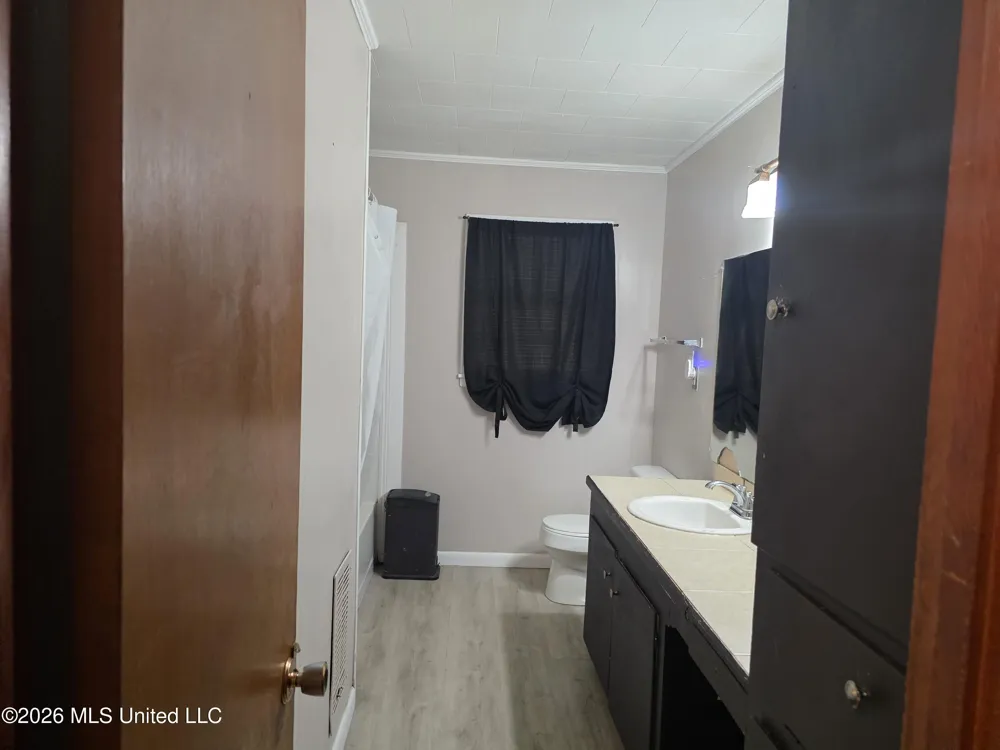 502 Lakeview Avenue Mccomb, MS 39648