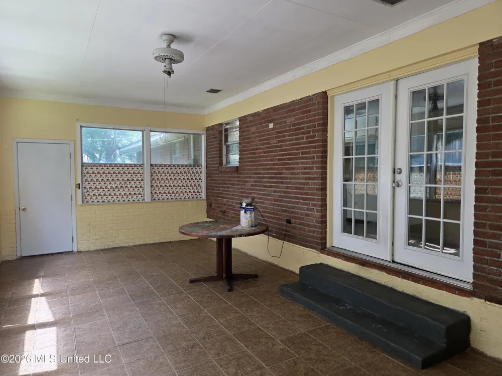 502 Lakeview Avenue Mccomb, MS 39648