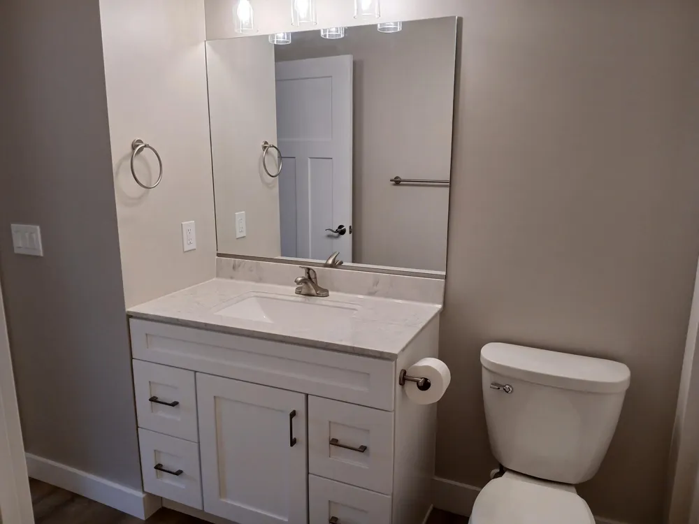 208 Taylors Court Scottville, MI 49454