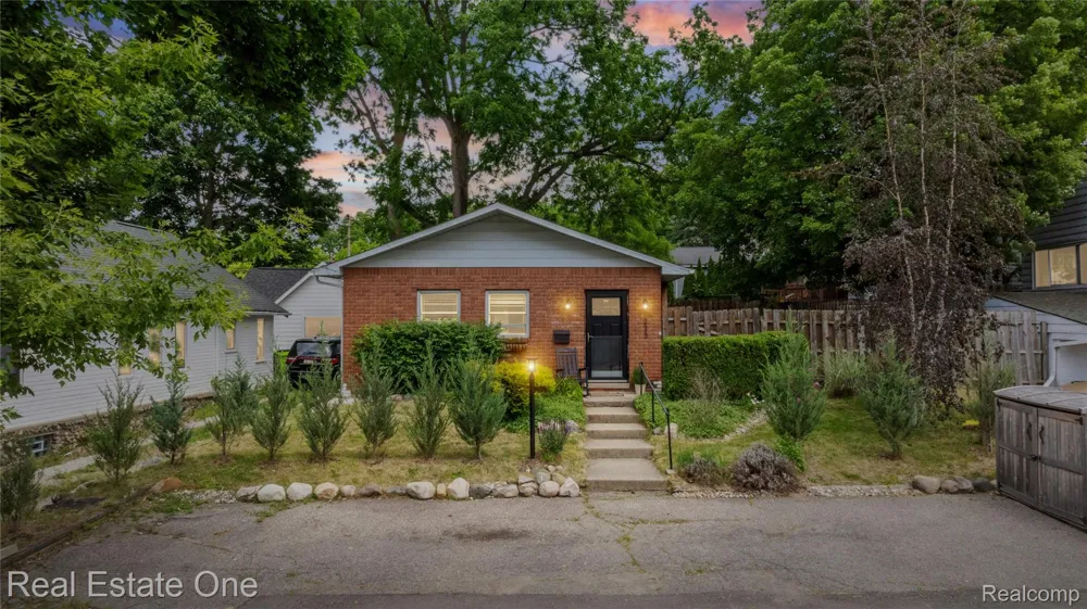 225 1st Street Fenton City, MI 48430