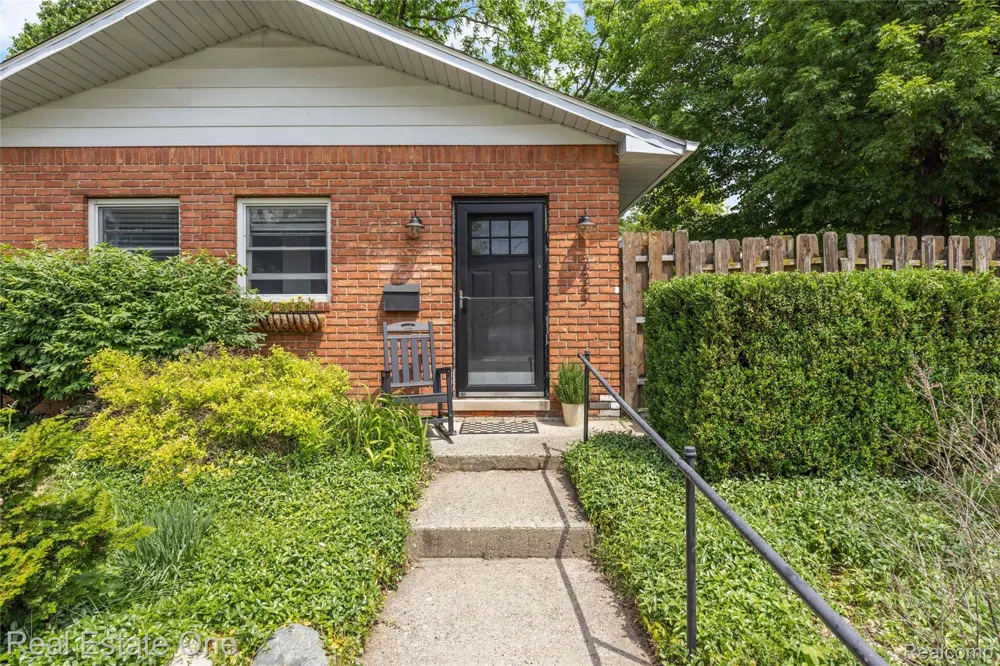 225 1st Street Fenton City, MI 48430