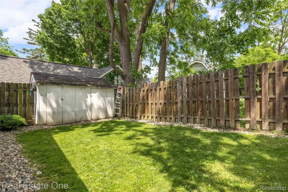225 1st Street Fenton City, MI 48430