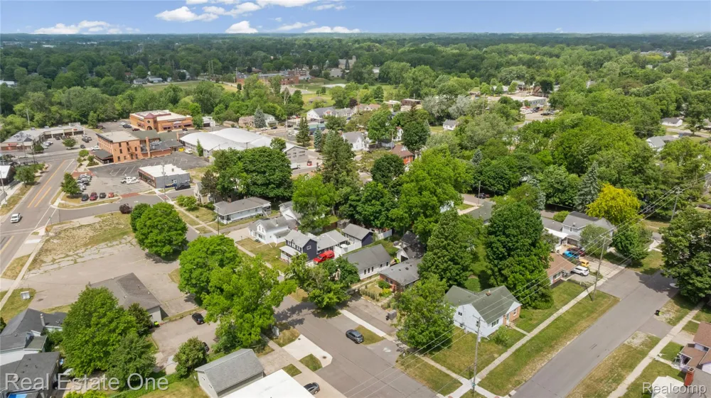 225 1st Street Fenton City, MI 48430