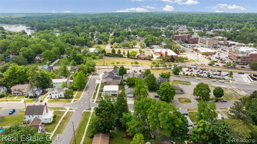 225 1st Street Fenton City, MI 48430
