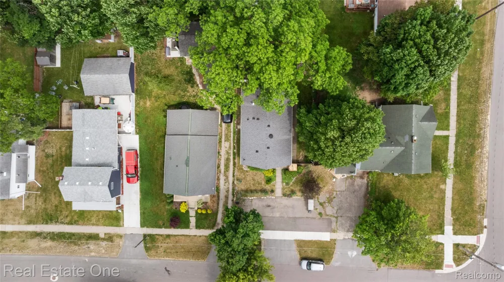 225 1st Street Fenton City, MI 48430