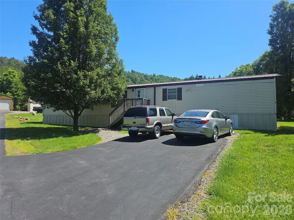 8 Mountain View Road Weaverville, NC 28787
